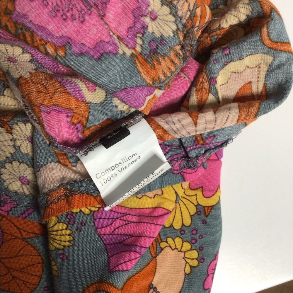 Ladies XL Vibrant Floral Off-Shoulder Blouse - Orange, Pink, Gray (0196) - Picture 5 of 8